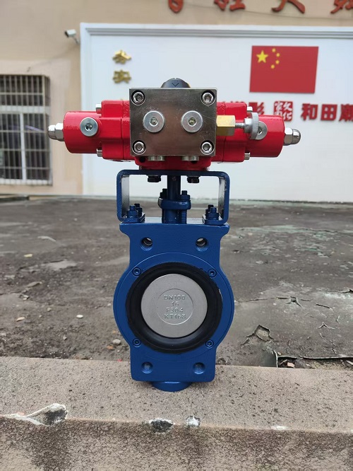 Supapă fluture excentrică cu actuator hidraulic