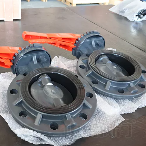 Valva fluture din PVC